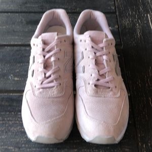 New Balance 696 Suede Sneakers Size 9 Pastel Pink